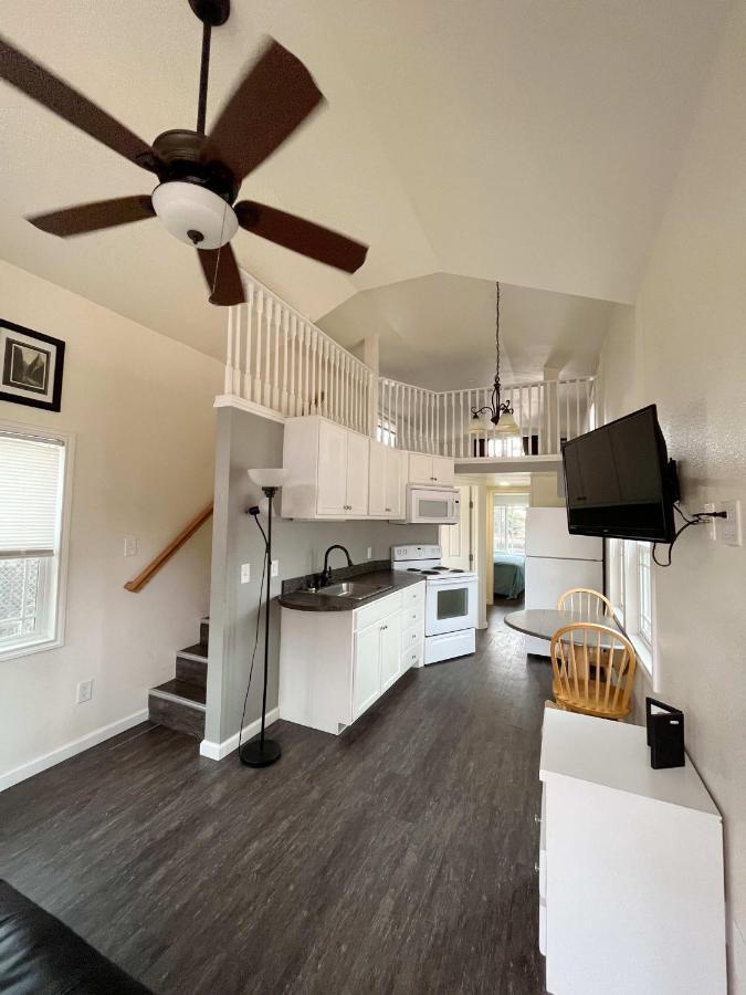 Cedar Tiny Home Уудланд Парк Екстериор снимка