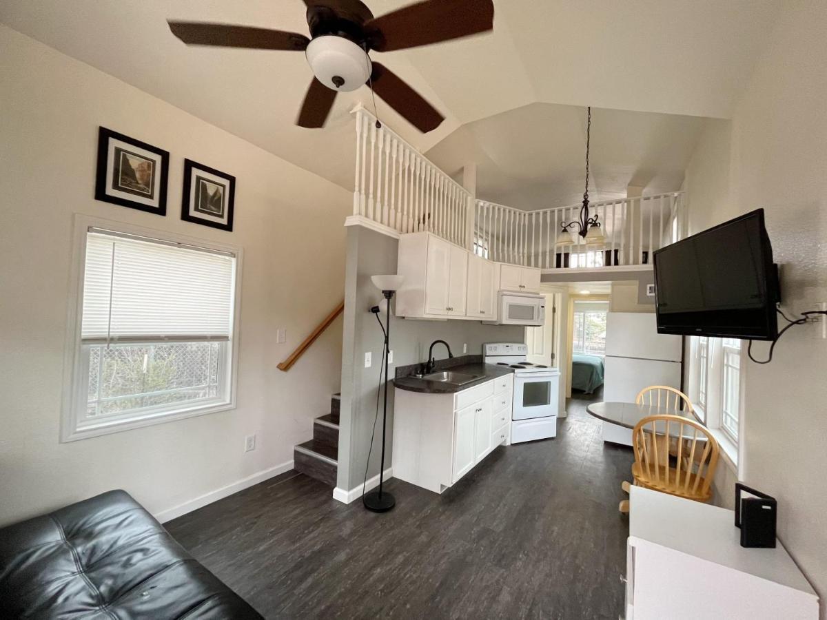 Cedar Tiny Home Уудланд Парк Екстериор снимка